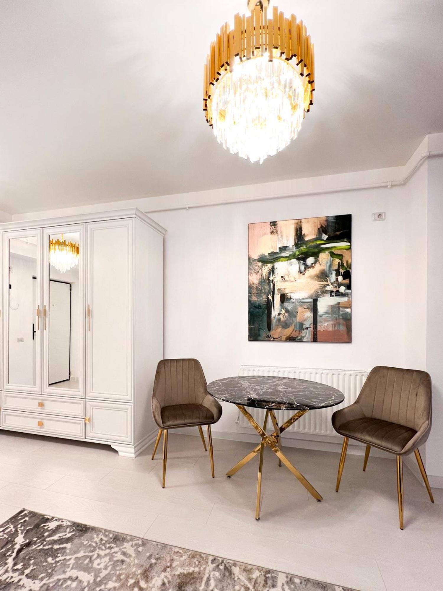 Happy Studio By Rh Living Бухарест Экстерьер фото